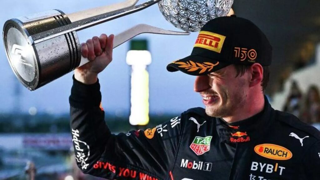 Verstappen gana en Japón y se lleva su 2do campeonato