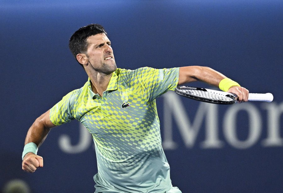 Djokovic sella el pase a semifinales al derrotar al polaco Hurkacz