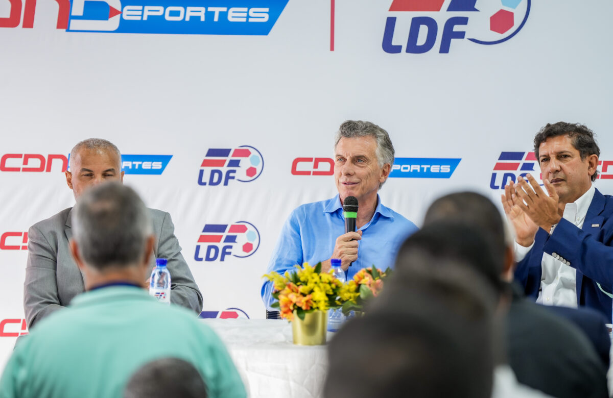 Mauricio Macri visita la LDF: “El fútbol tiene un poder imbatible”