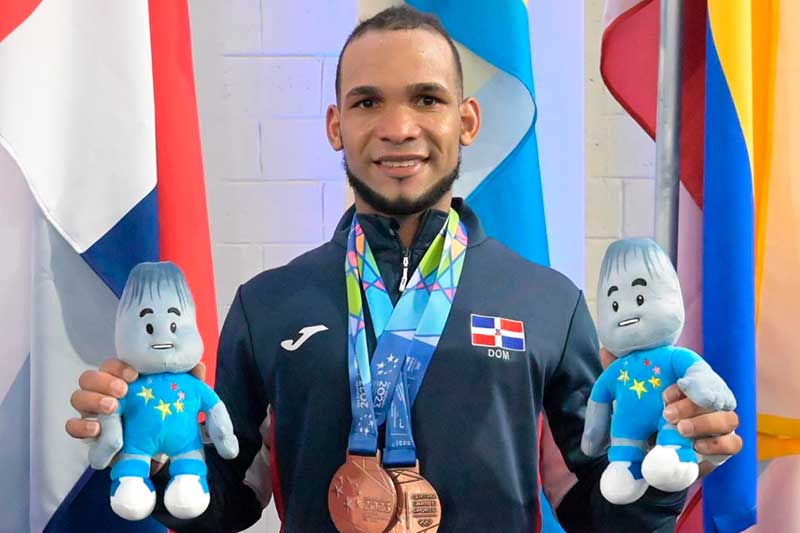 Pesista Cedeño gana dos medallas de bronce San Salvador 2023