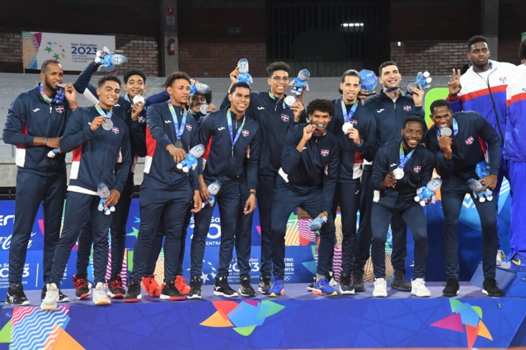 Dominicana cae ante Cuba y se queda con la plata en el voleibol masculino