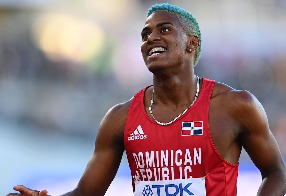 Alexander Ogando clasifica a la final de los 200 mts en el Mundial de Atletismo