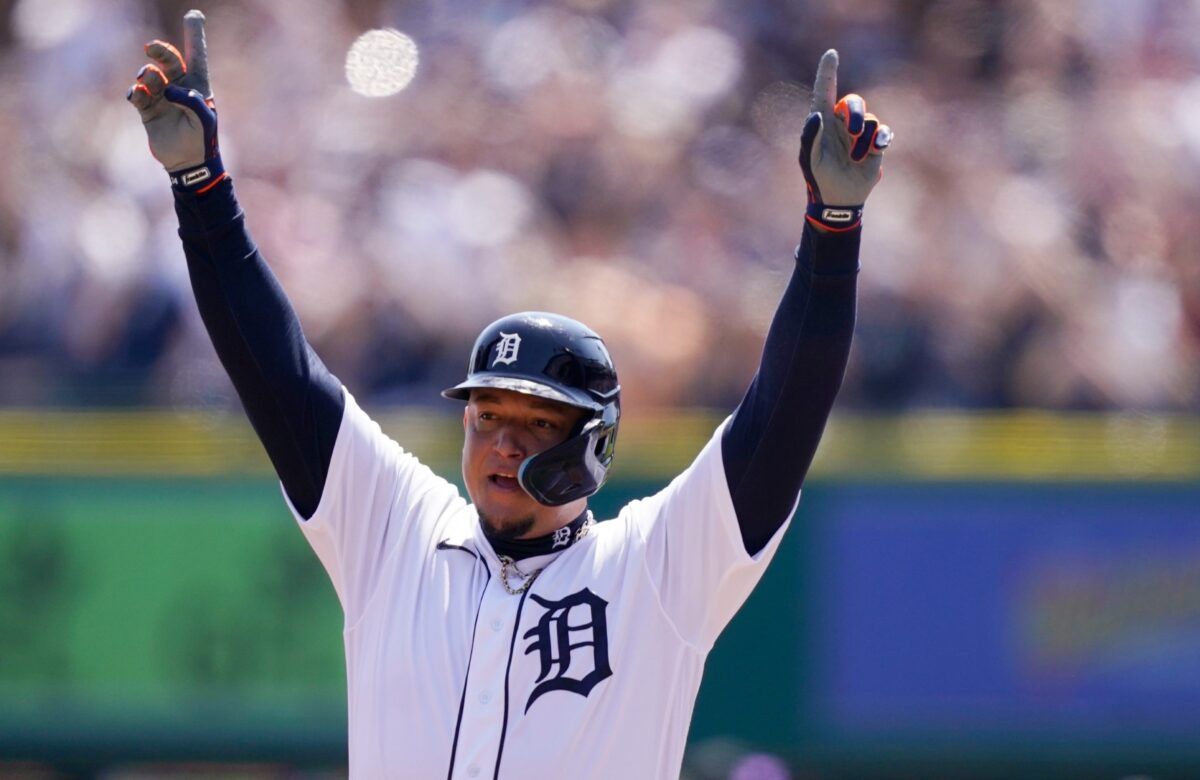 Miguel Cabrera desplazó a Hank Aaron en dobles