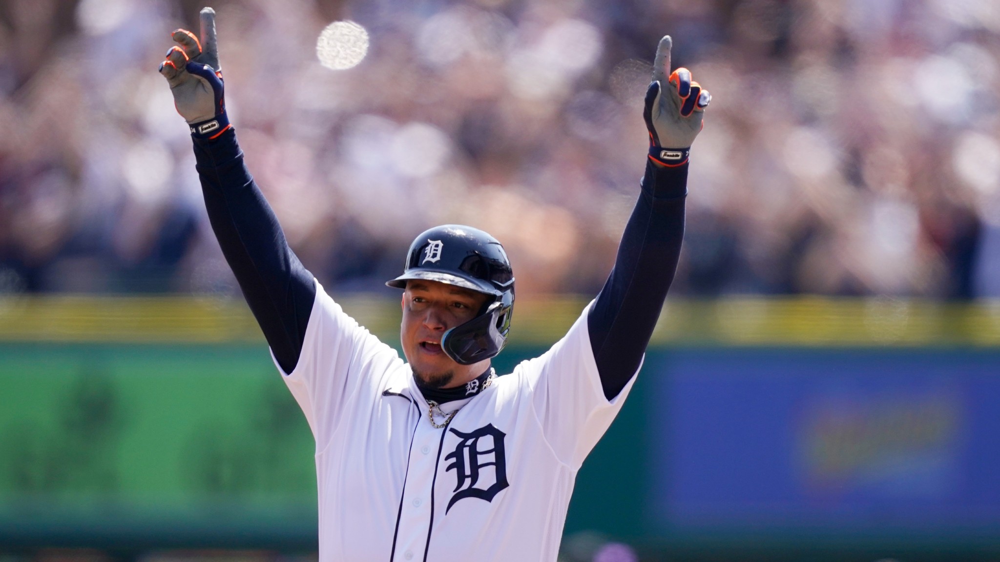 Miguel Cabrera desplazó a Hank Aaron en dobles