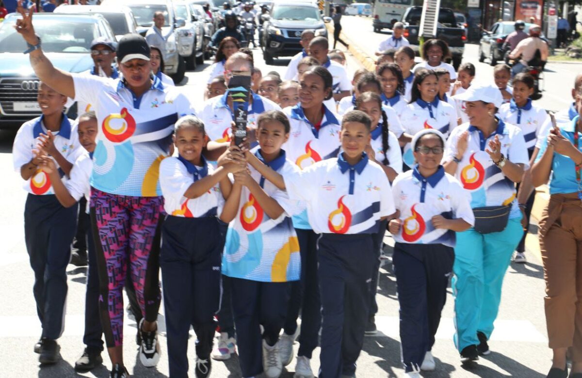 INEFI inicia recorrido de la antorcha de los X Juegos Escolares Deportivos Nacionales