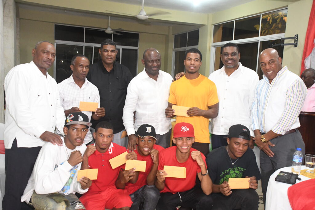 Entregan incentivos púgiles MP que ganaron torneo nacional juvenil