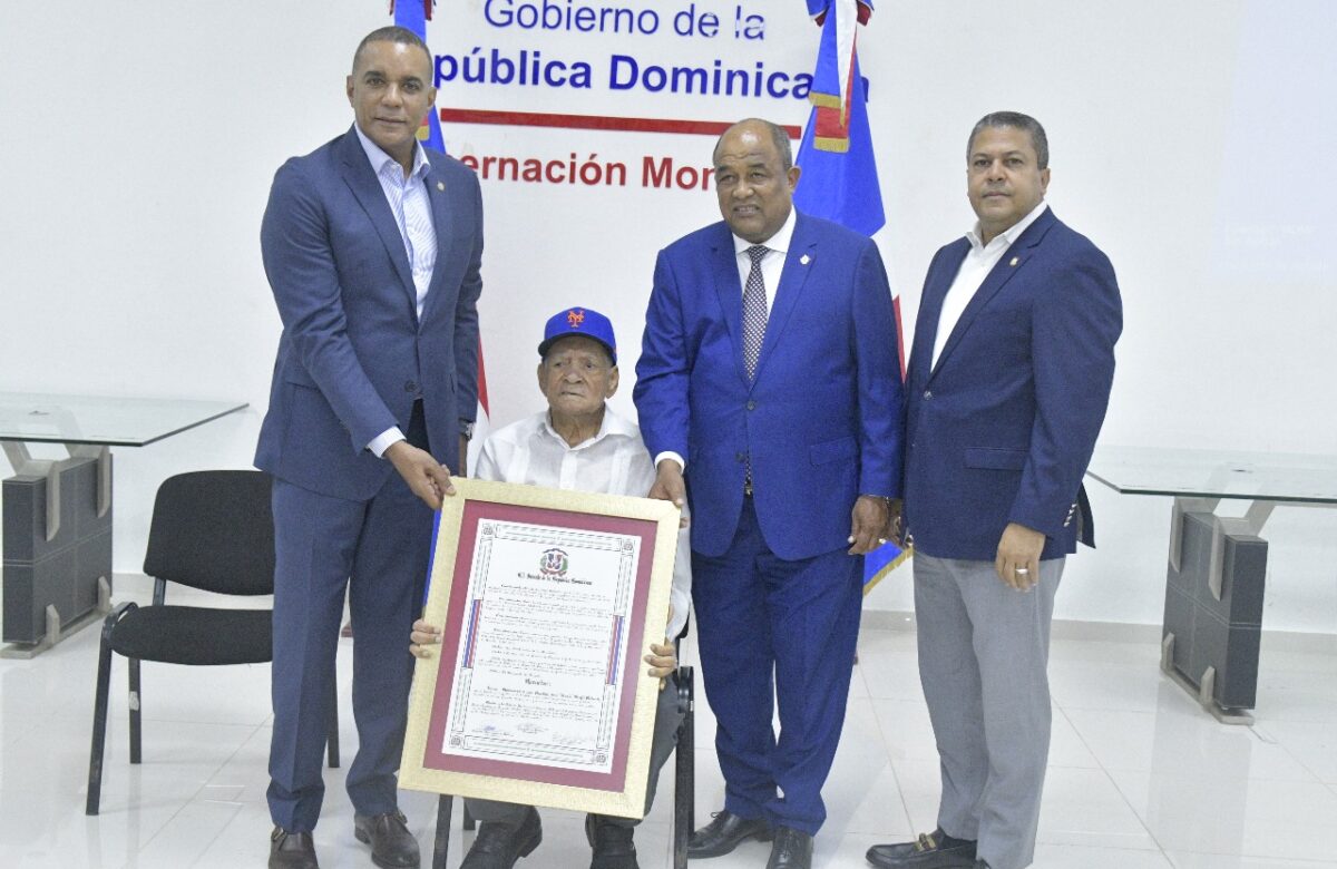 Senado reconoce trayectoria de Osvaldo Virgil, primer dominicano jugó en la MLB