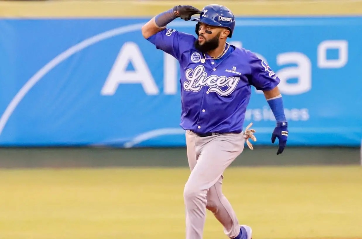 Emilio Bonifacio es el rey de los triples en la historia de los Tigres del Licey