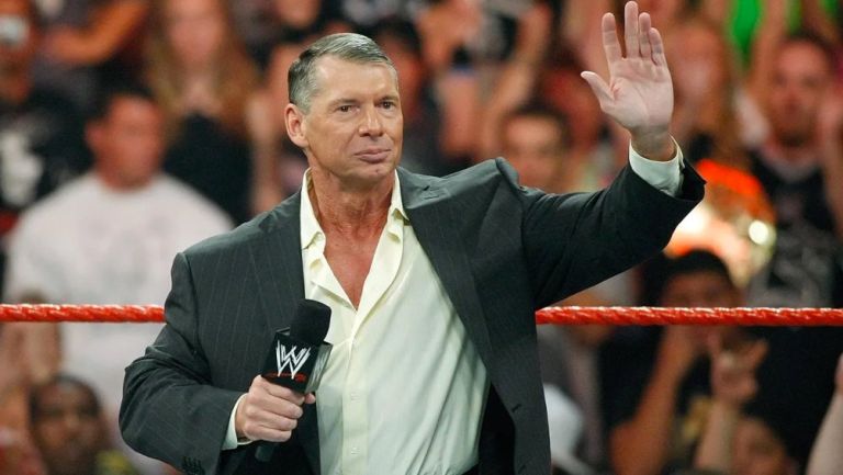 Vince McMahon renuncia de la empresa matriz de WWE tras demanda por agresión sexual