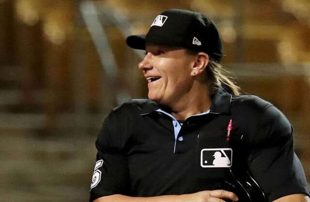 Jen Pawol se convierte en la primera mujer umpire desde 2007