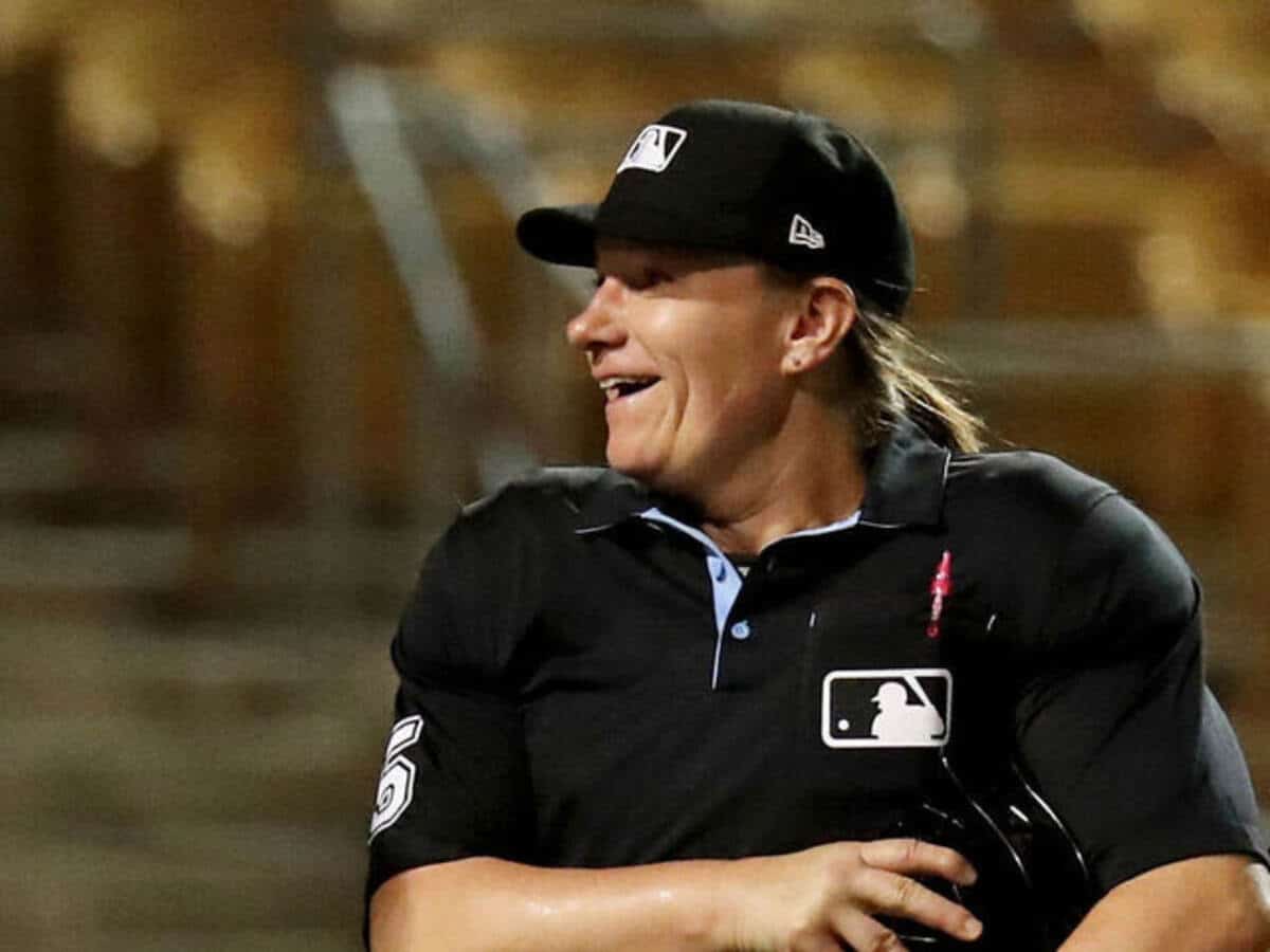 Jen Pawol se convierte en la primera mujer umpire en un partido de pretemporada desde 2007