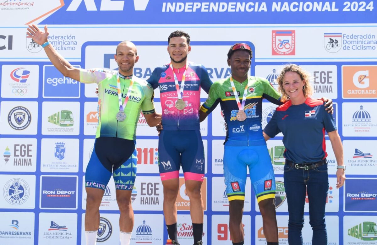 Angelvis Arroyo cerró con fuerza para ganar tercera etapa Vuelta Independencia