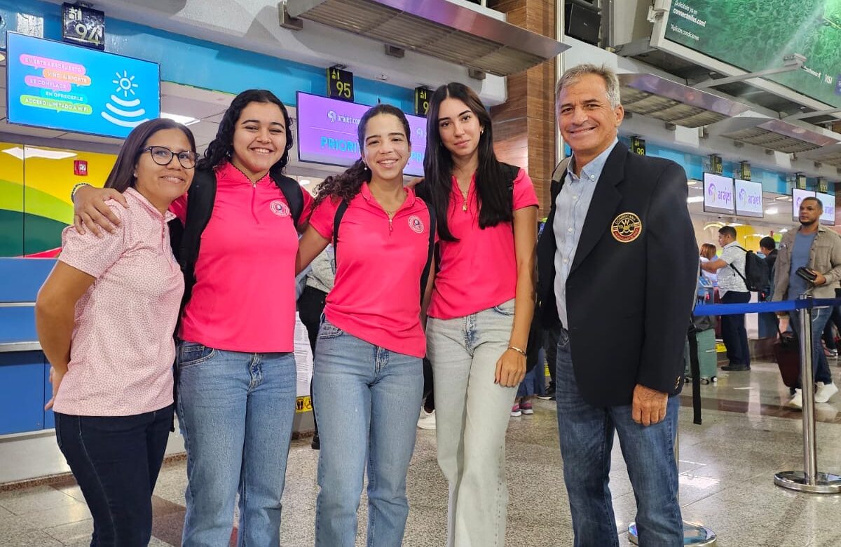Selección de golf juvenil femenina de RD viaja a Guatemala