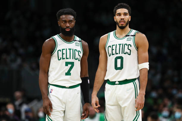 Tatum y Brown vuelven a ser dúo dinámico de Celtics en unas Finales
