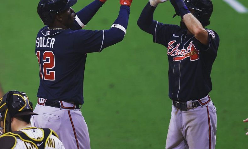 Bravos conservan liderato en su división; Los Padres quedan fuera de playoffs