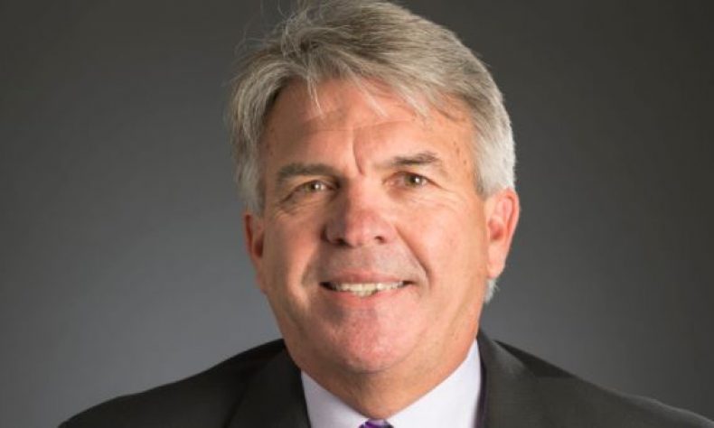 Adicionalmente, los Rockies también anunciaron el ascenso de Danny Montgomery a vicepresidente y gerente general auxiliar de scouting. Zack Rosenthal será vicepresidente y gerente general auxiliar de operaciones de béisbol.