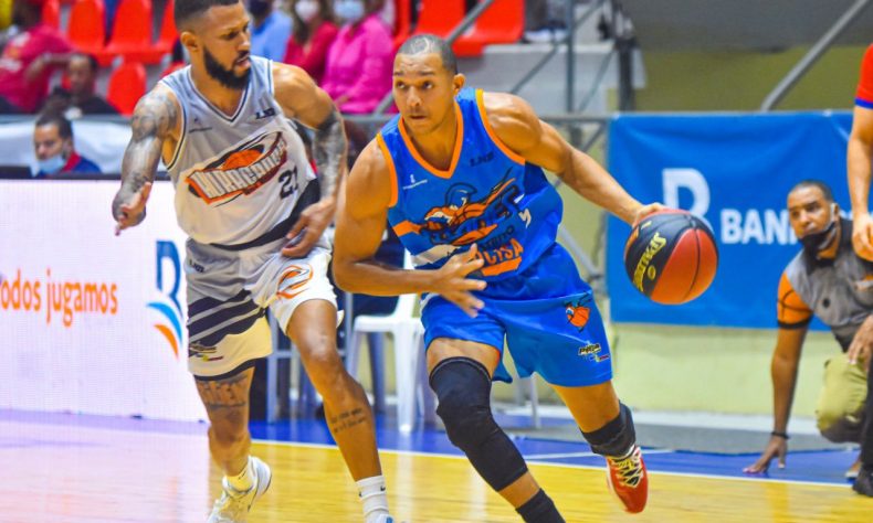 Titanes vence a Huracanes 93-86, se igualan en tercer lugar de la LNB
