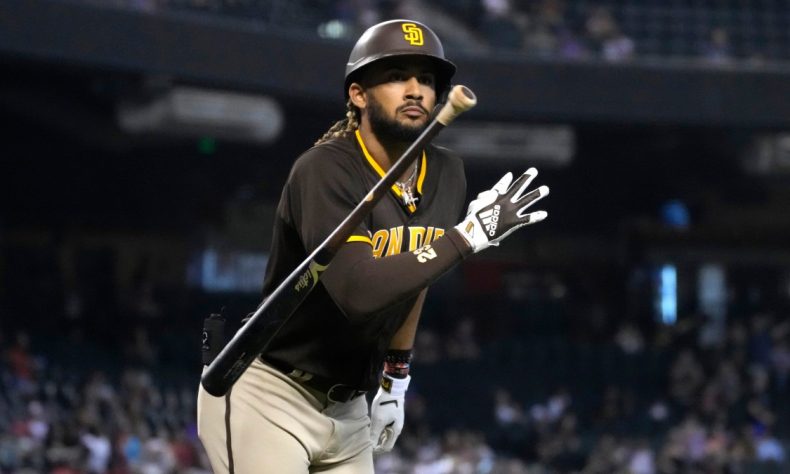 Fernández Tatis Jr. 2do en lista de jonroneros de Padres; desplaza a Adrian González