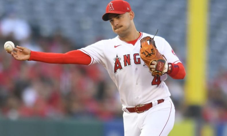 participó en 114 juegos con los Angelinos