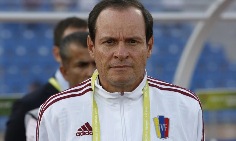 La Federación Venezolana de Fútbol pide investigar a extécnico acusado de abuso