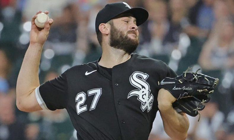 En un movimiento correspondiente, el club convocó desde Triple-A Charlotte al diestro Ryan Burr.