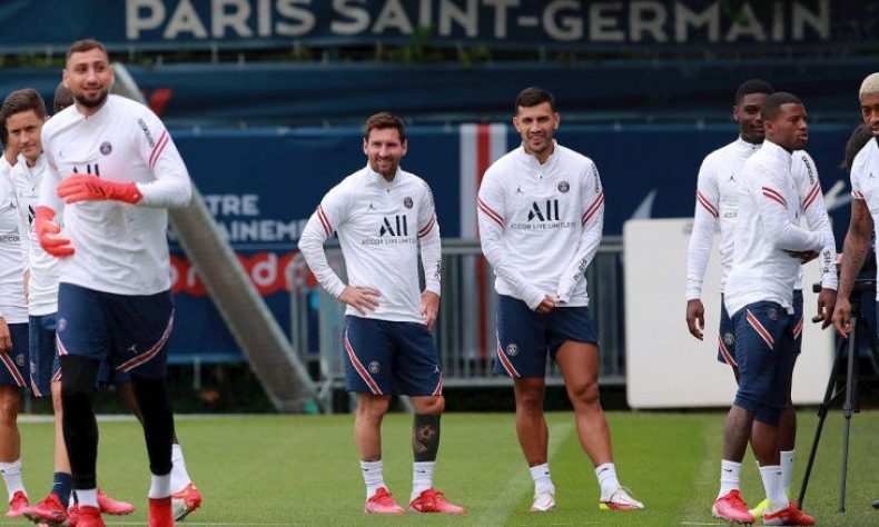 El entrenador del París Saint-Germain (PSG), Mauricio Pochettino, señaló este jueves que Leo Messi se ha adaptado "muy bien y muy rápido" al equipo y destacó que todo lo que aporta "es positivo".