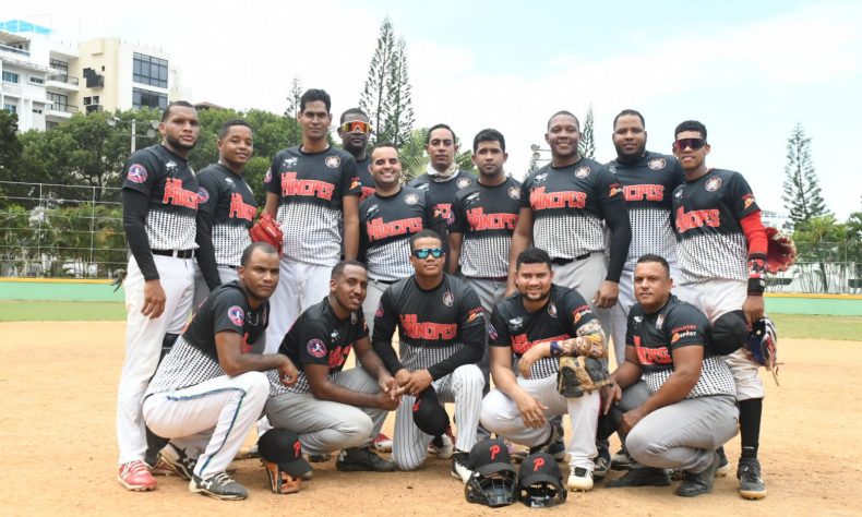 Centuriones lideran Liga softbol oficiales académicos