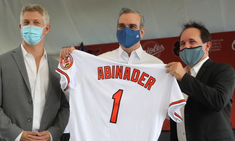 Abinader asiste inicio construcción de complejo Orioles de Baltimore