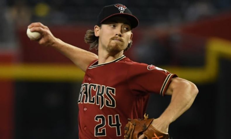 Josh VaMeter disparó un jonrón como parte de un ataque de seis carreras en el tercer acto, y los Diamondbacks de Arizona vapulearon a Yu Darvish para imponerse el miércoles 8-3 a los Padres de San Diego.