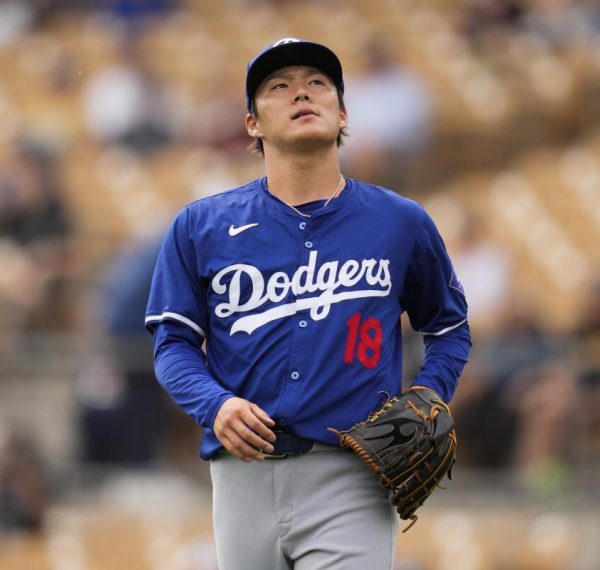 Yamamoto lanza 6.0 entradas en blanco y Dodgers barren a Nacionales